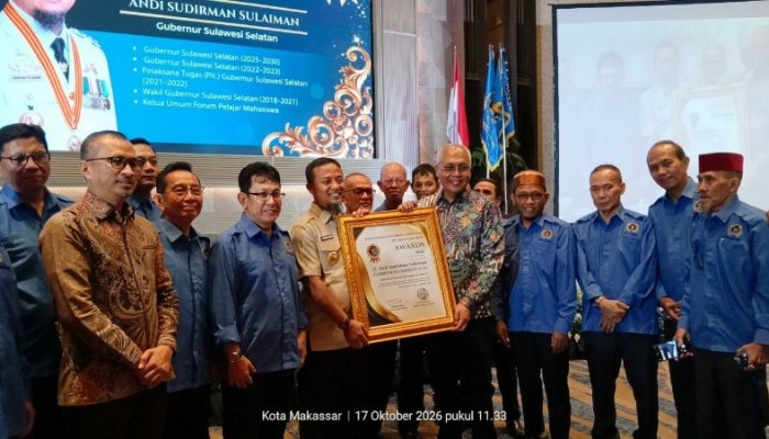 Gubernur Sulsel Hadiri Pelantikan PWI 2026–2031, Serahkan Bantuan Operasional dan UMKM