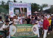 Karemuddin Serahkan Hadiah Juara Baebunta CUP II, Srikandi FC Bawa Pulang Rp6 Juta