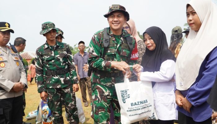 TMMD ke-130 Kodim 1403/Palopo, Dandim dan Bupati Luwu Timur Salurkan 20 Paket Sembako