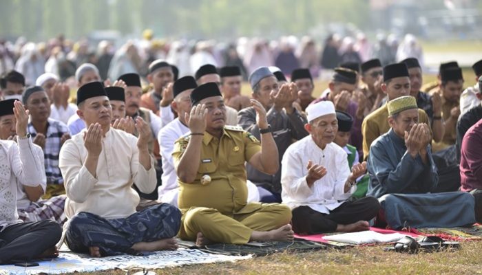 Pemkab Luwu dan Masyarakat Gelar Salat Istisqa, Berdoa agar Hujan Segera Turun